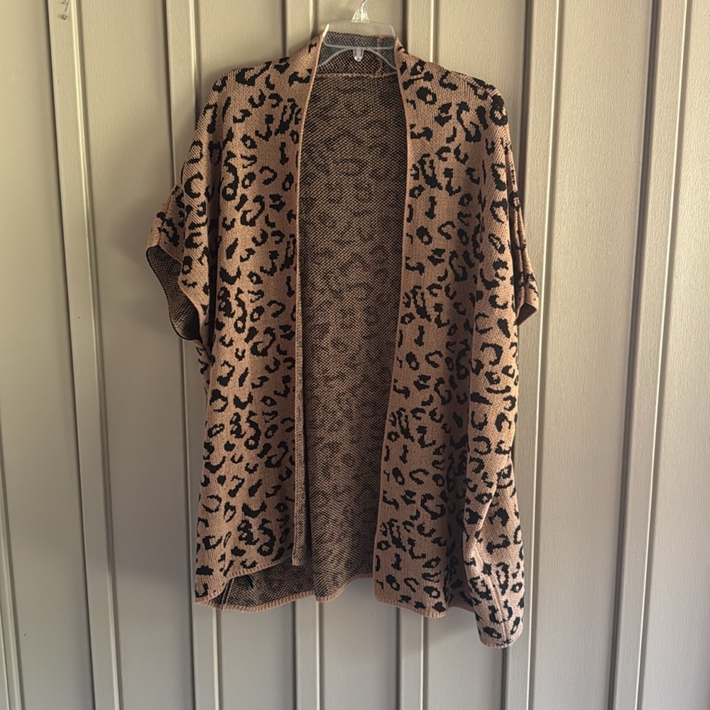 Leopard Print Open Front Short Sleeve Cardigan size One Size Fits Most